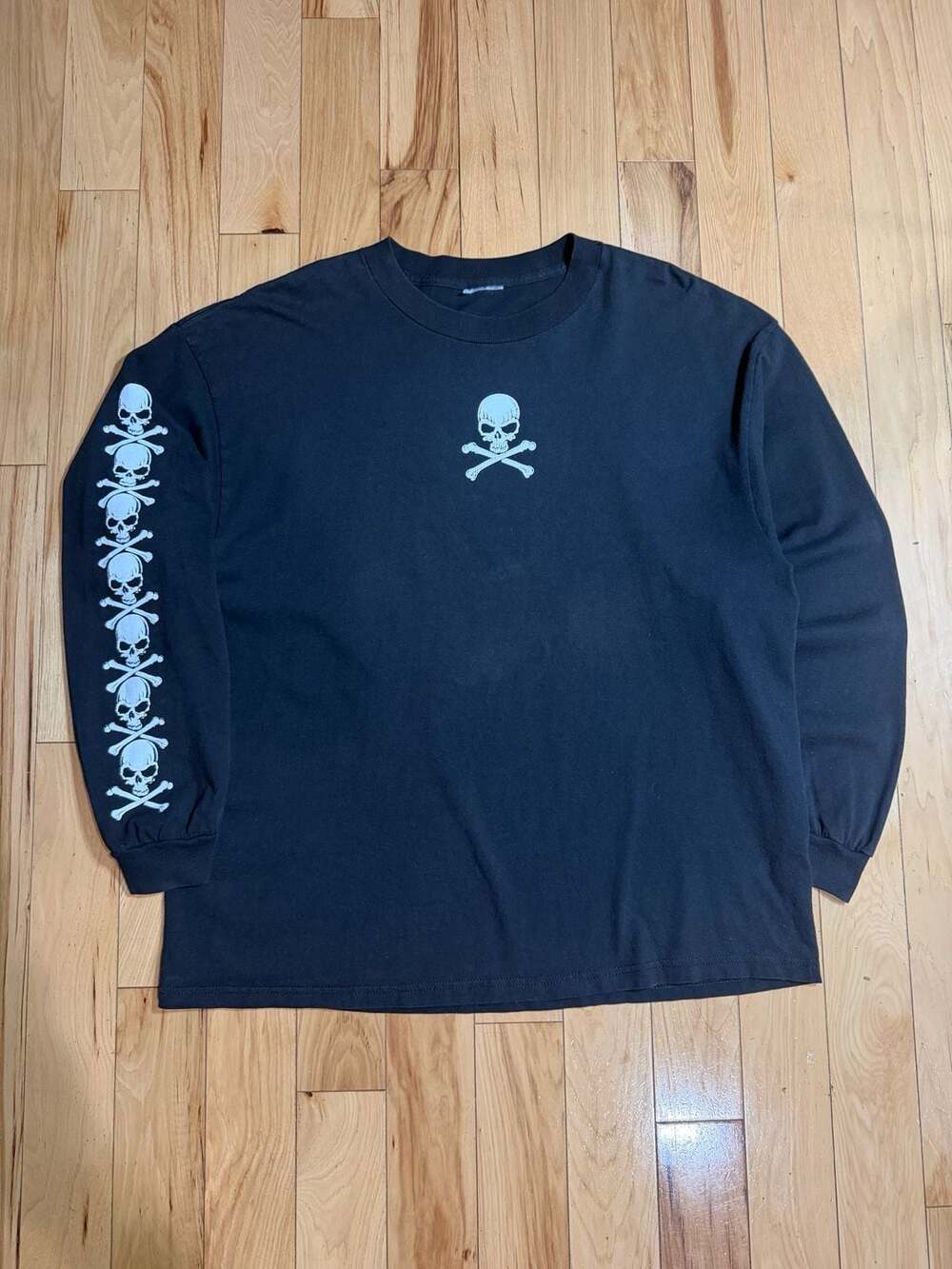 Vintage 1991 Fashion Victim Skull and Crossbones Long Sleeve Shirt
